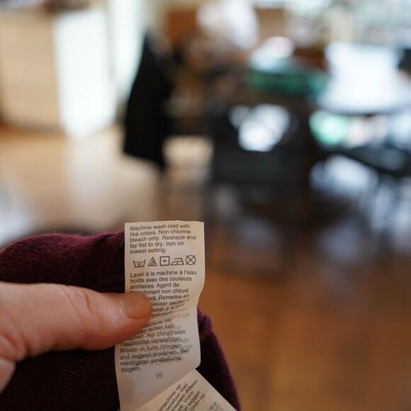 J Crew‎ Sweater Men's Merino Wool V Neck Long Sleeve Burgundy Red Size M - Picture 6 of 6